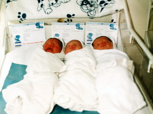 Trei copii clonaţi trăiesc în Europa de Est