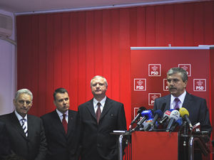 Miniştrii PSD şi-au depus demisiile la cabinetul premierului Emil Boc