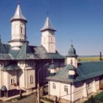Manastirea Ciolpani, asaltata de pelerini
