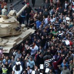 Cel puţin 125 morţi în urma protestelor din Egipt. Poliţia egipteană va reveni în oraşe, după două zile de absenţă