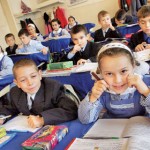 Uniformele scolare ar putea deveni obligatorii din 2012