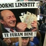 Sondaj: 77% dintre romani vor demisia lui Traian Basescu