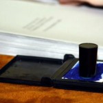 Decizie a BEC: Buletinele de vot mâzgălite sau cu mai multe ştampile vor fi validate