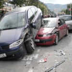 Bacau: Accident rutier produs din cauza nepăstrării distanței față de autoturismul din față