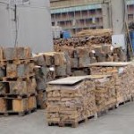 Polițiștii au verificat modul în care se comercializează materialul lemnos