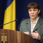 Traian Basescu: Monica Macovei, care face morala tuturor, nu a luat atitudine cand sefii grupurilor PDL au semnat pentru reducerea atributiilor ANI