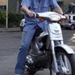 Minor de 17 ani surprins conducând un  moped neînmatriculat