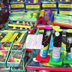 Petarde şi artificii confiscate de poliţişti în cadrul unor acţiuni desfăşurate în Oneşti şi Dofteana