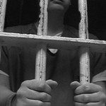 Posesor al unui mandat de executare a pedepsei cu închisoarea, identificat şi reţinut de poliţişti