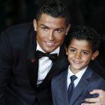 Cristiano Ronaldo a devenit tată de gemeni