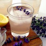 Tu știi cât de sănătoasă este limonada cu lavandă?
