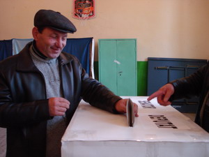<font size=2>Guvernul pune cruce „votului dublu”:</font><br /> Puscarie pentru turistii electorali