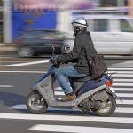 Mopedele şi triciclurile vor putea fi conduse doar cu permis – proiect de lege