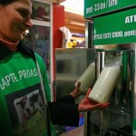 Condiţiile sanitare veterinare în care se poate efectua vânzarea directă a laptelui crud prin intermediul automatelor