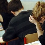 Bac 2012: Sapte elevi eliminati si 200 de absenti la prima proba scrisa