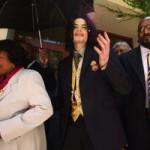 Custodia copiilor lui Michael Jackson va fi împărţită între mama şi un nepot al starului