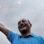 In ciuda votului zdrobitor al romanilor, Băsescu se întoarce la Cotroceni