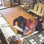 Doua tinere prinse de jandarmi, la furat, intr-un supermarket