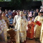 PS Ioachim Băcăuanul a slujit Sfânta Liturghie.Biserica parohiei Berzunţi a primit veşmântul resfinţirii