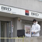 UPDATE: Jaf armat la o sucursală BRD din Bacău. Atacatorul a intrat mascat în bancă şi le-a pus pistolul la tâmplă angajaţilor şi clienţilor