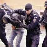 Trei tineri din Bacău cercetați pentru furt calificat.