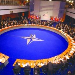Summit NATO în Marea Britanie, la care participă 60 de şefi de stat şi de Guvern, pe fondul tensiunilor cu Moscova