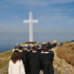 Pelerinaj la crucea de pe Docmana din judeţul Bacău