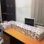 14.280 bucăţi ţigarete de contrabandă confiscate şi un autoturism reţinut