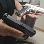 Dețineanu ilegal la domiciliu arme neletale supuse autorizării