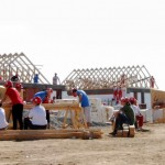 8 familii din Bacău vor avea propria casă, ridicată în numai 5 zile