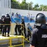 Jandarmii asigură măsurile de ordine publică la meciul de fotbal dintre S.C. BACĂU și C.S. UNIVERSITATEA CRAIOVA