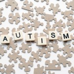Părinții copiilor cu TSA pot găsi psiho-terapeuți cu ajutorul platformei Autism Connect