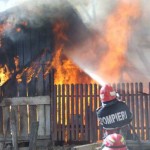 Incendiu magazie în comuna Poduri