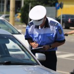 Vasluian depistat în județul Bacău, în timp ce conducea cu permisul suspendat