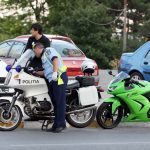 Motociclist fără permis de conducere, depistat de poliţişti