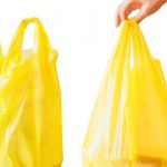 Parlamentul A INTERZIS pungile de plastic. Comercianţii vor plăti amenzi COLOSALE